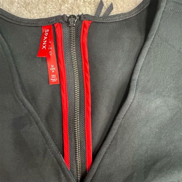 EUC Spanx Women's Sleeveless Black Flare Jumpsuit Size S - Picture 4 of 8